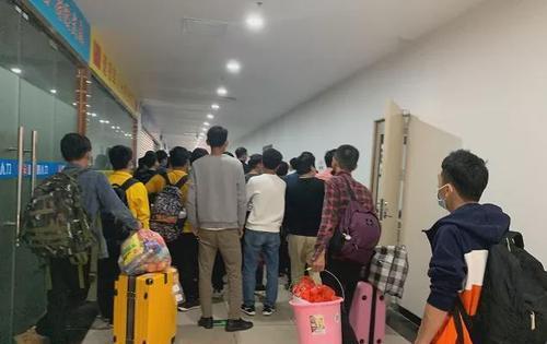 深圳失業(yè)率攀升下的職業(yè)中介現(xiàn)象 工價走低與生存博弈
